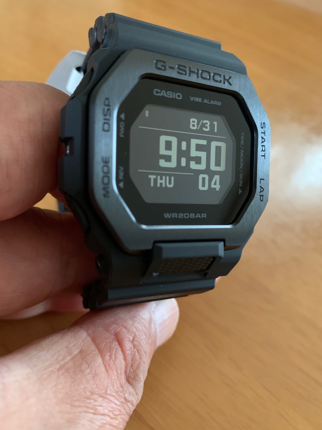 人気の釣り用の時計を買いました。 | マフディのブログ