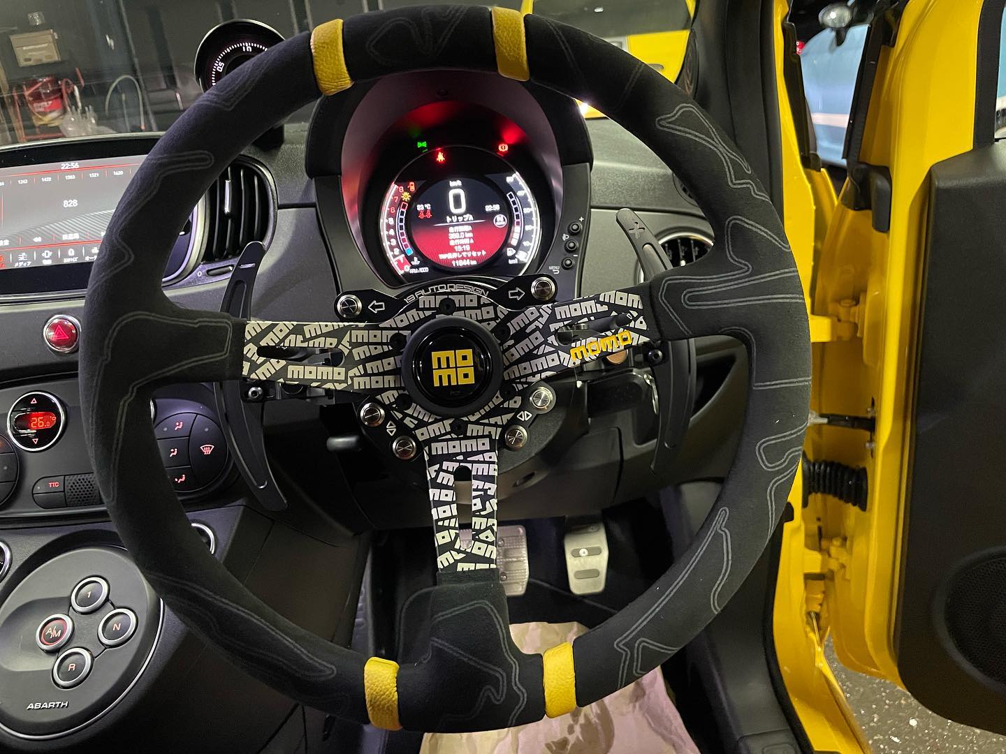 MOMOステアリング スイッチ &パドル付きボス取り付け | 一休オート