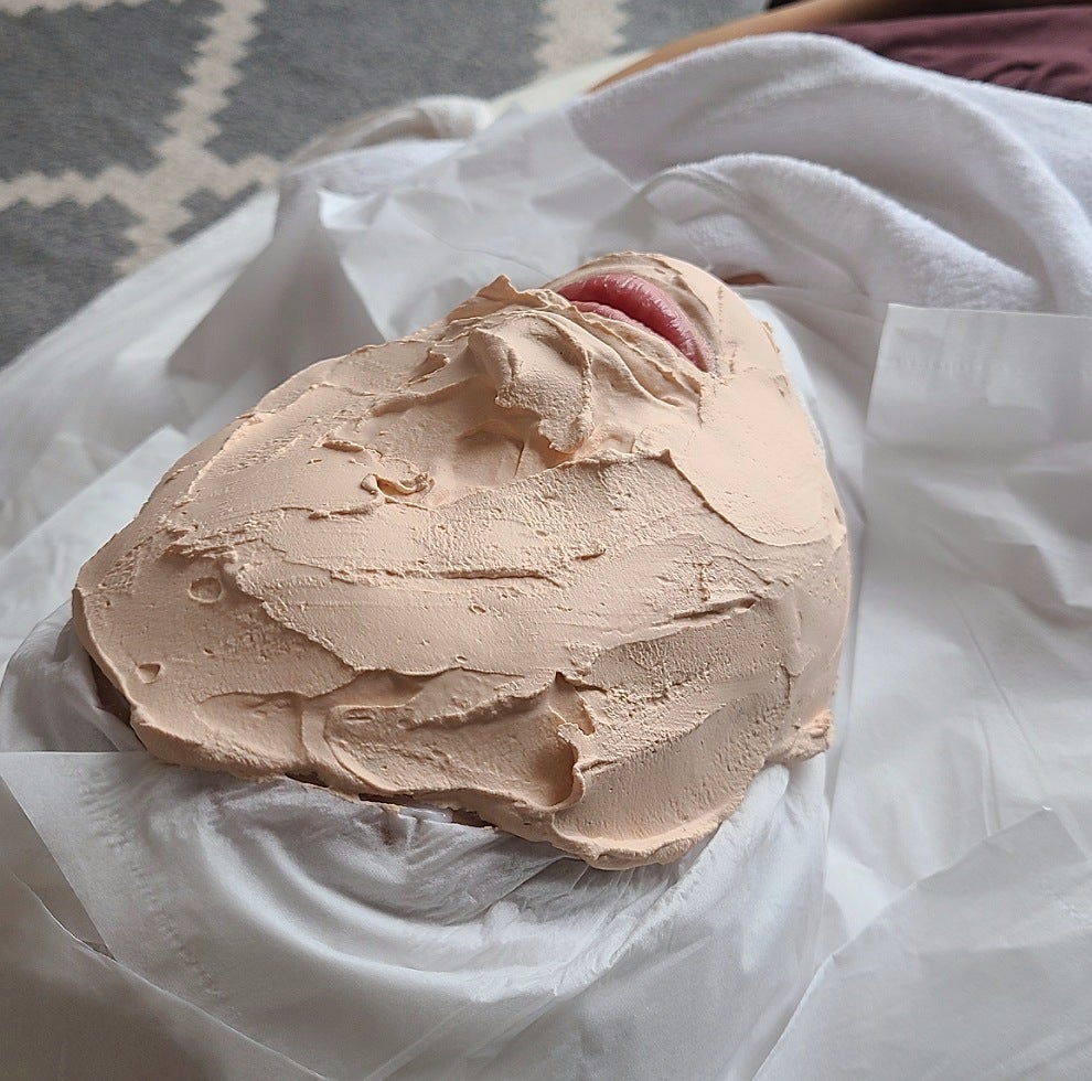 クレイマスク～デコルテマッサージングトリートメント～ | ナリス