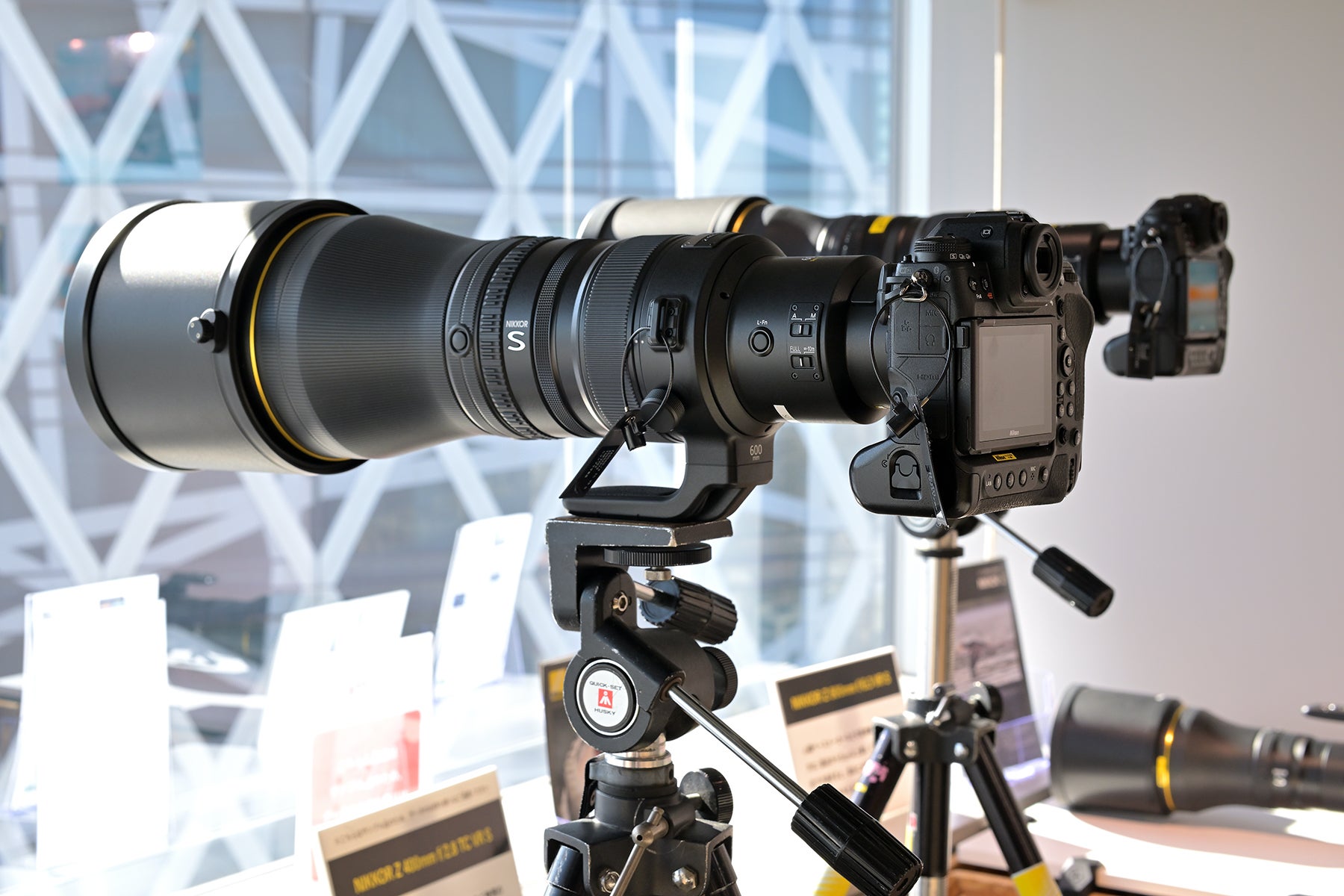 ニコンプラザ東京にて初めて実見したNIKKOR Z 400mm f/2.8 TC VR S