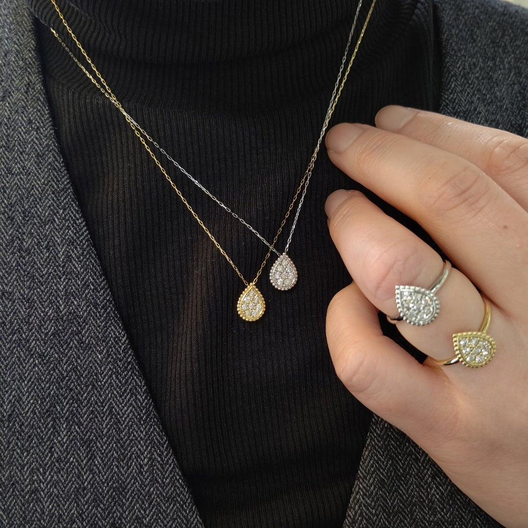 ペアシェイプ型のネックレスとリング | ダイヤモンド輸入卸販売