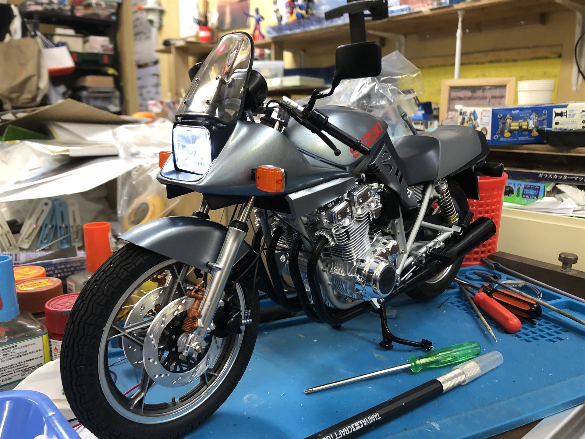 2022/12/31-2023/2/4 タミヤ1/6スズキGSX1100Sカタナの製作記 | yet