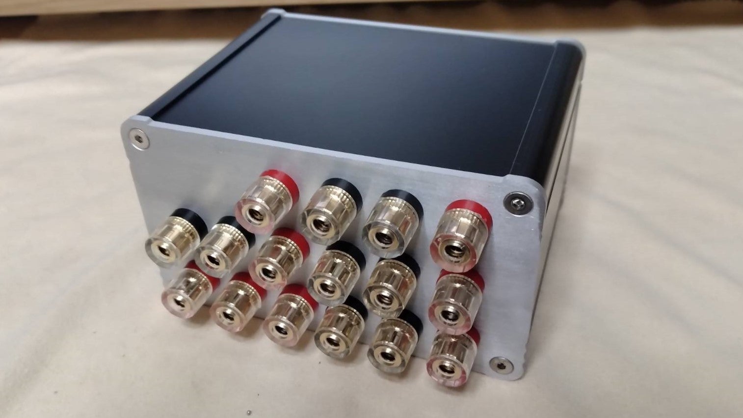 スピーカーセレクターを自作しました | パリの調べ トロカデロのブログ