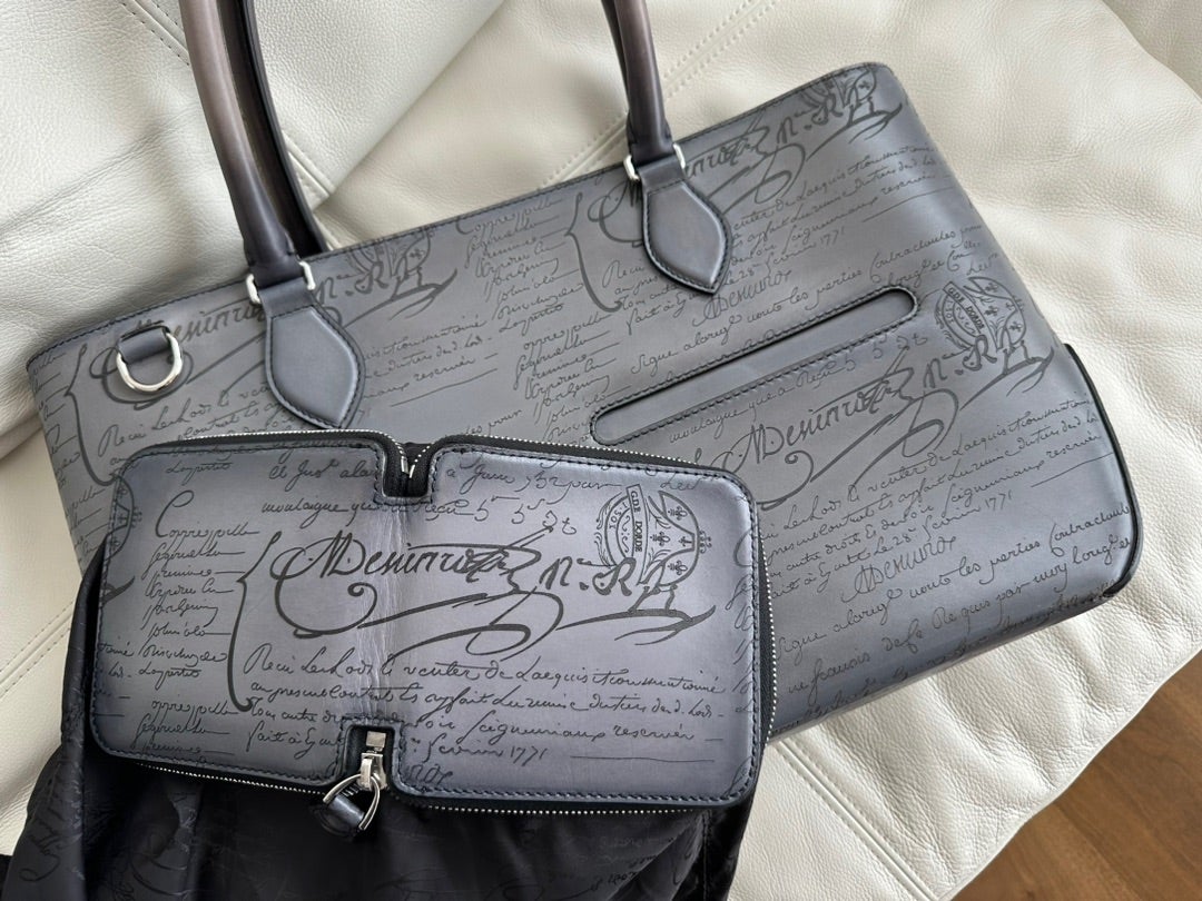 ベルルッティの「インケース」を知っているか。 | 戸賀敬城