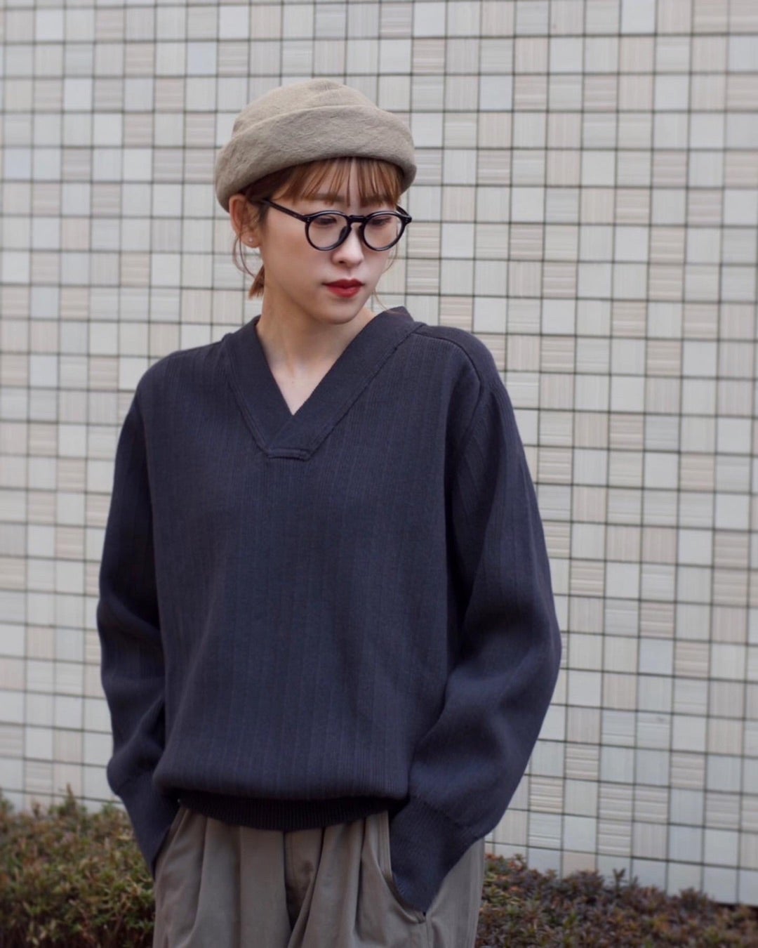 Slopeslow Cotton / Paper Overdyed cross V neck | Belluria