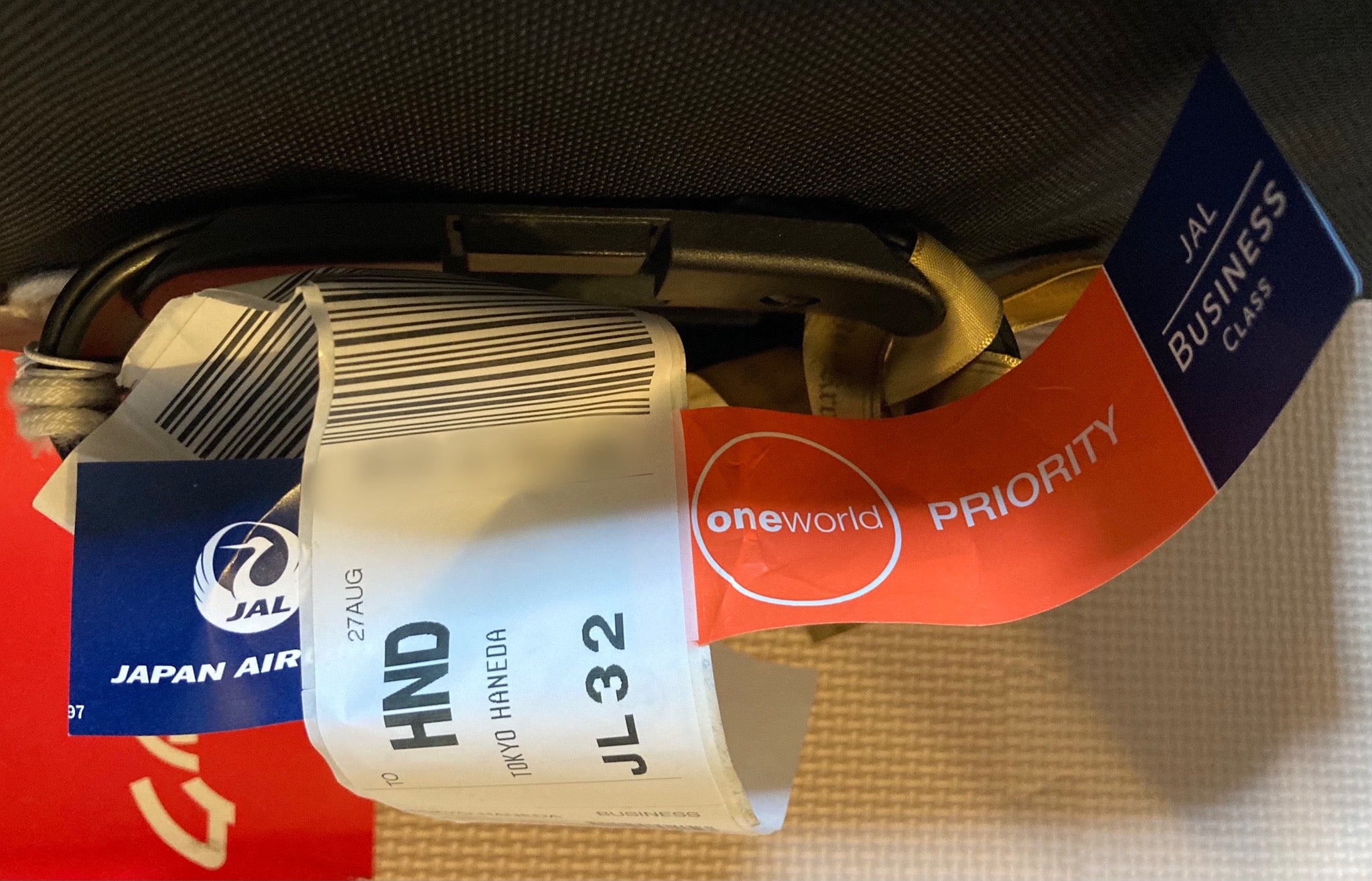 QANTAS ビジネスクラス 荷物タグ 複数セット 優先的 重い荷物