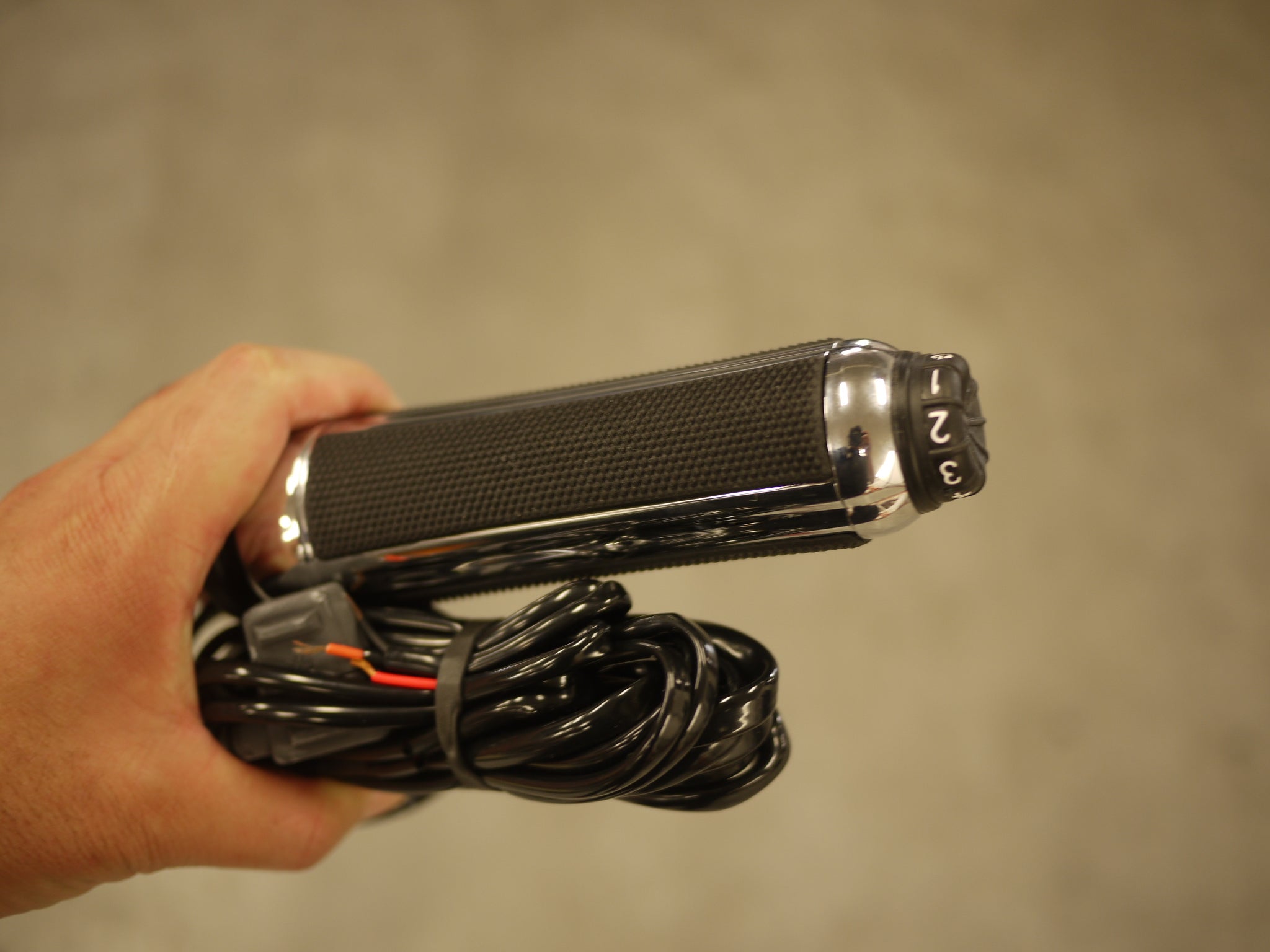 ハーレーの冬支度 グリップヒーター装着 | フクザワオートのバス停前日記