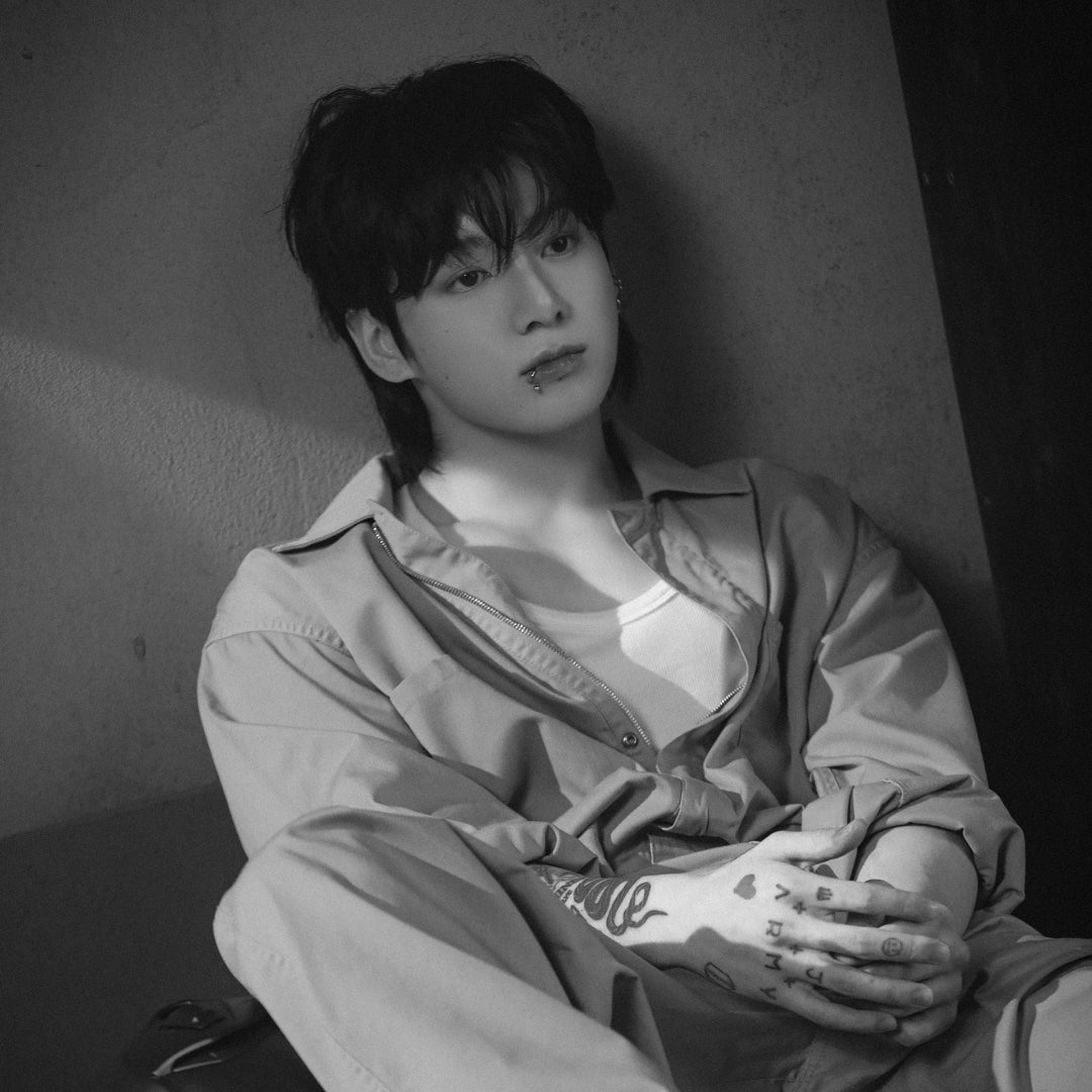 BTS JUNGKOOK】ジョングク『GOLDEN』Photo | Bコレ BTSの情報収集
