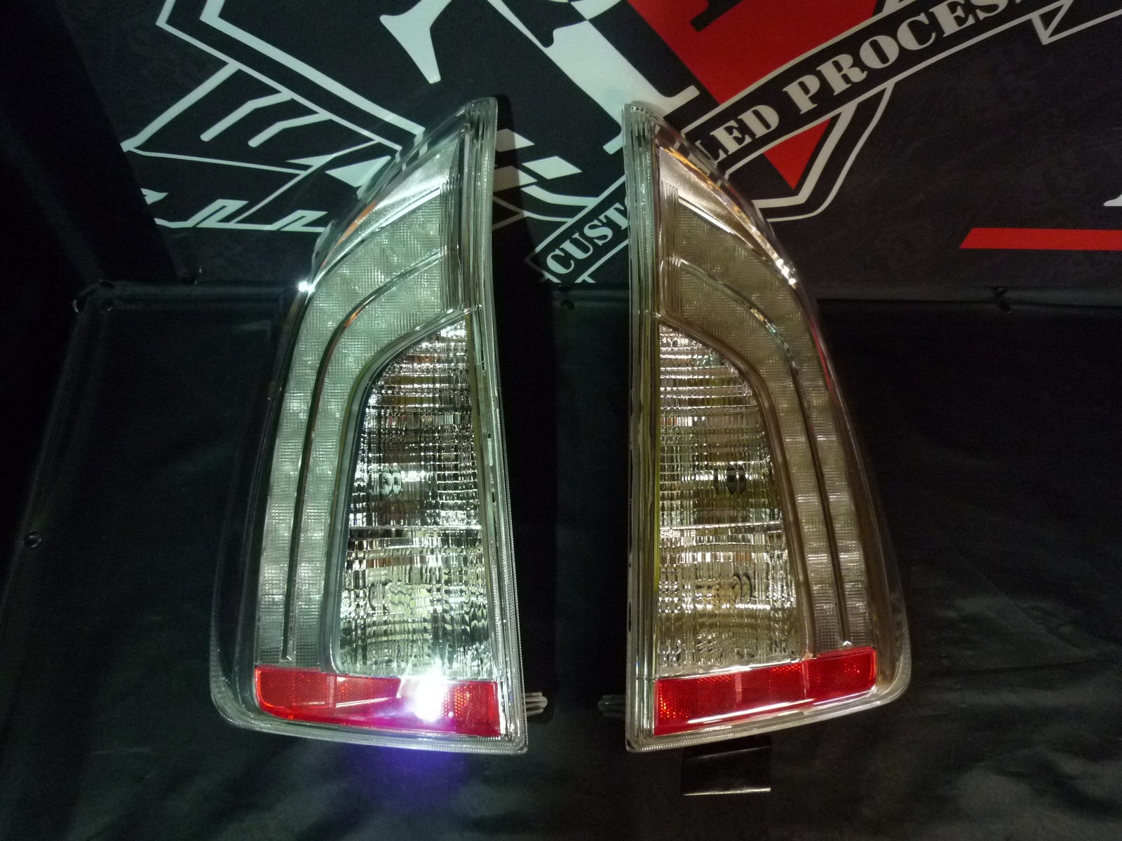 30プリウス後期 社外品 クリア化 テール 加工のご紹介です。 | S.F.T