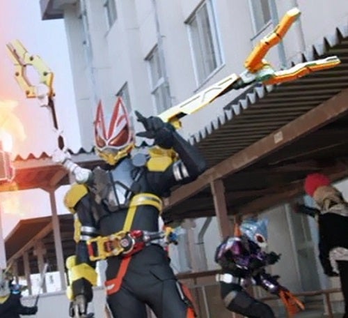 仮面ライダーギーツ パワードビルダーフォーム サブアーム可動 | 聖 神