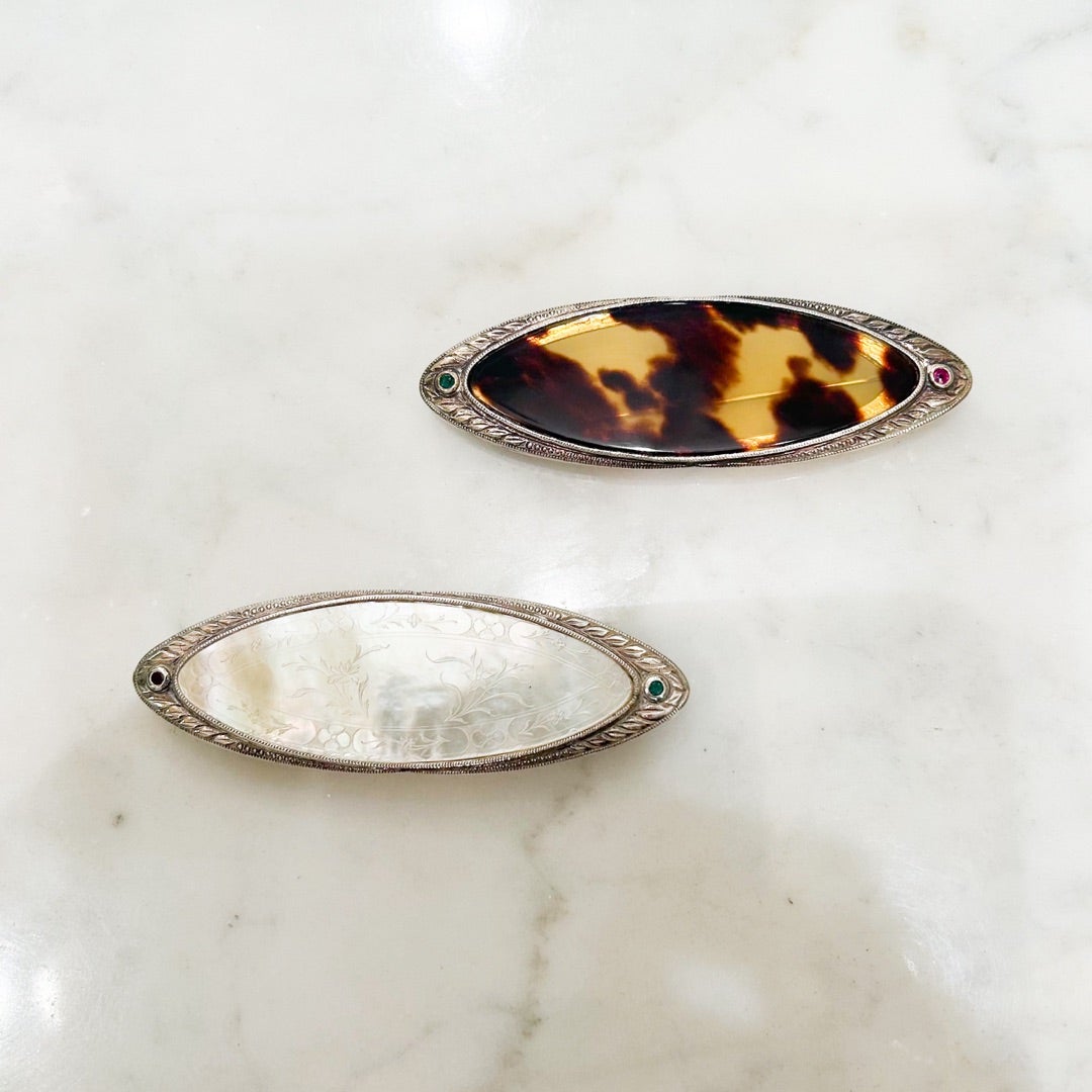 マーキス型のべっ甲や白蝶貝のブローチ兼ペンダント | 10年以上も飽き