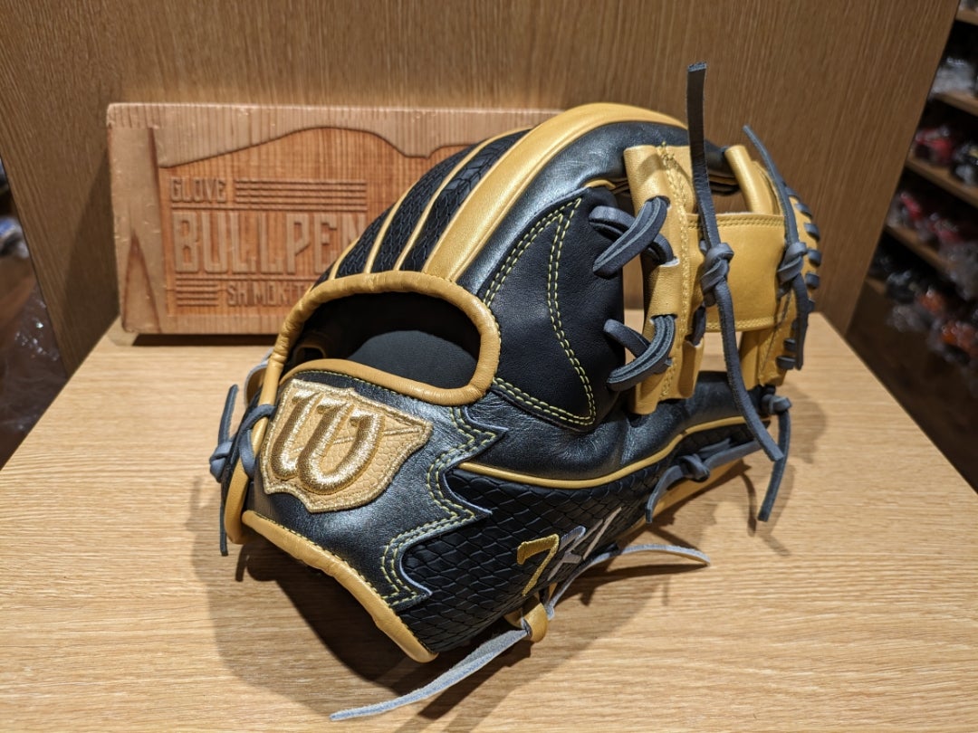 Wilson 軟式オーダーグローブ Wilson 軟式オーダーグローブ 黒 青