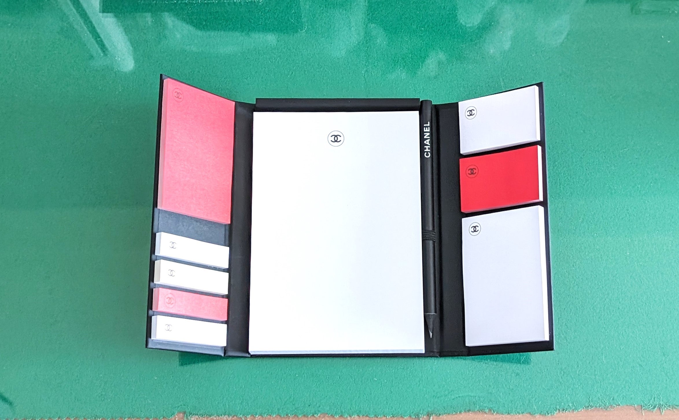 2024シャネル】ラ・コレクション｜付箋ペンシルセットを母がプレゼント