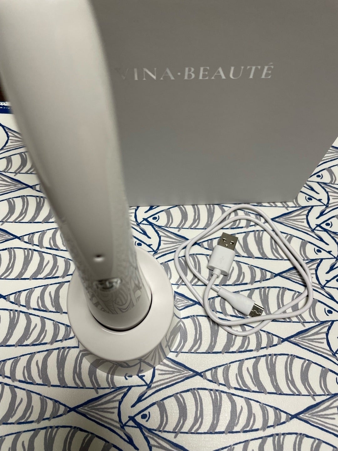 タメせる！アデランス「VINA・BEAUTE（ヴィーナ・ボーテ） ホワイト