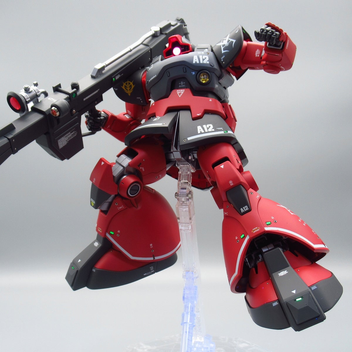 MG 1/100 シャア専用リック・ドム 塗装完成品 プレバン限定 ガンプラ