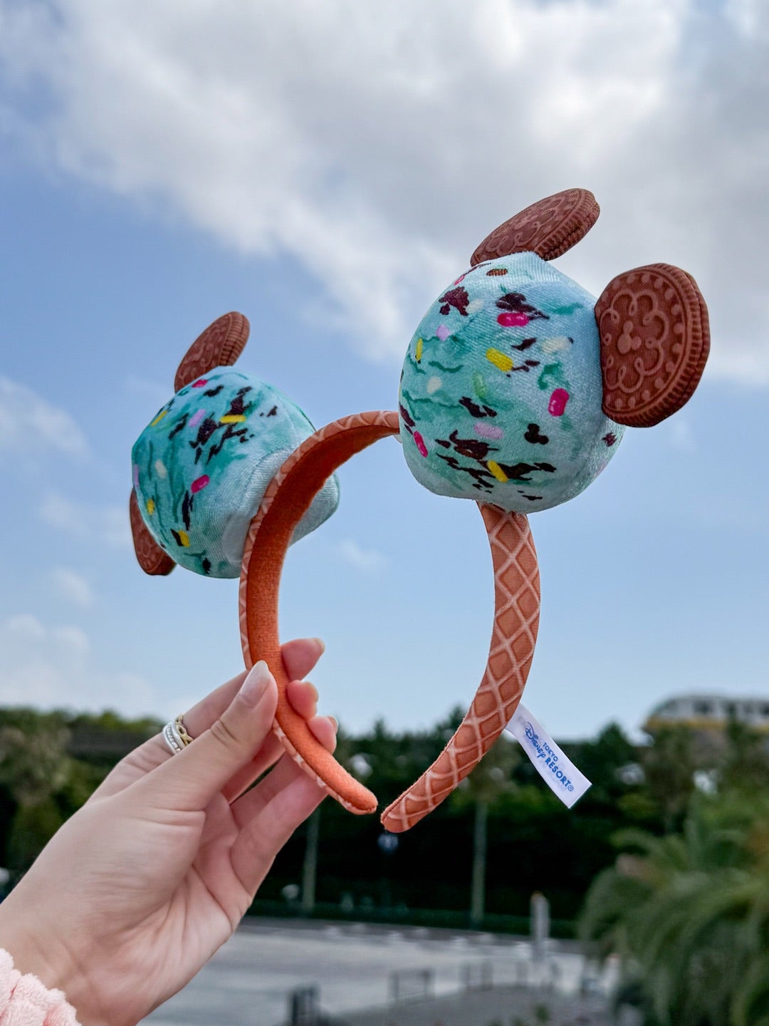 インパクト強めのTDR新作チョコミントカチューシャ | Hatama Official Blog