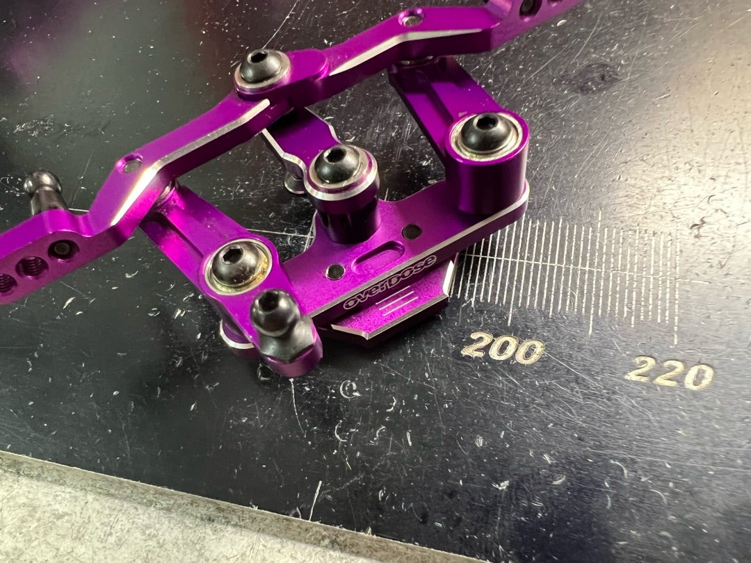 トリプルリンク】幅広い舵角域をカバー【ステアリングベース