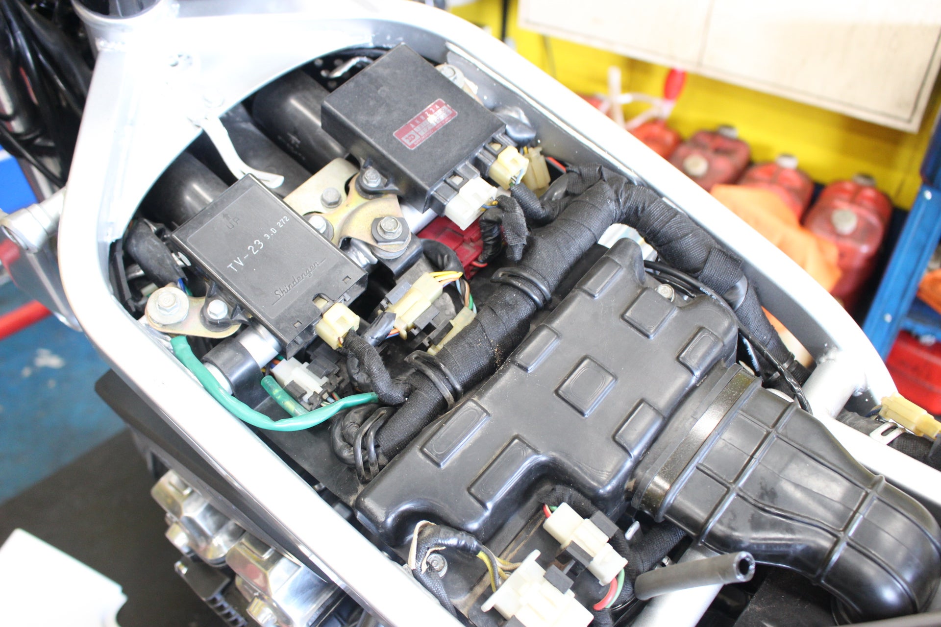 REVのCBR400Fの修理車両です！！ | ZUMAのブログ