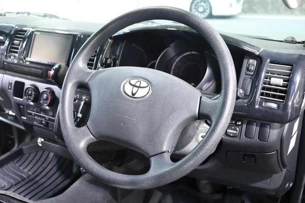 ムーンアイズ製ステアリング交換！ | 【ハイエース専門店】トータル