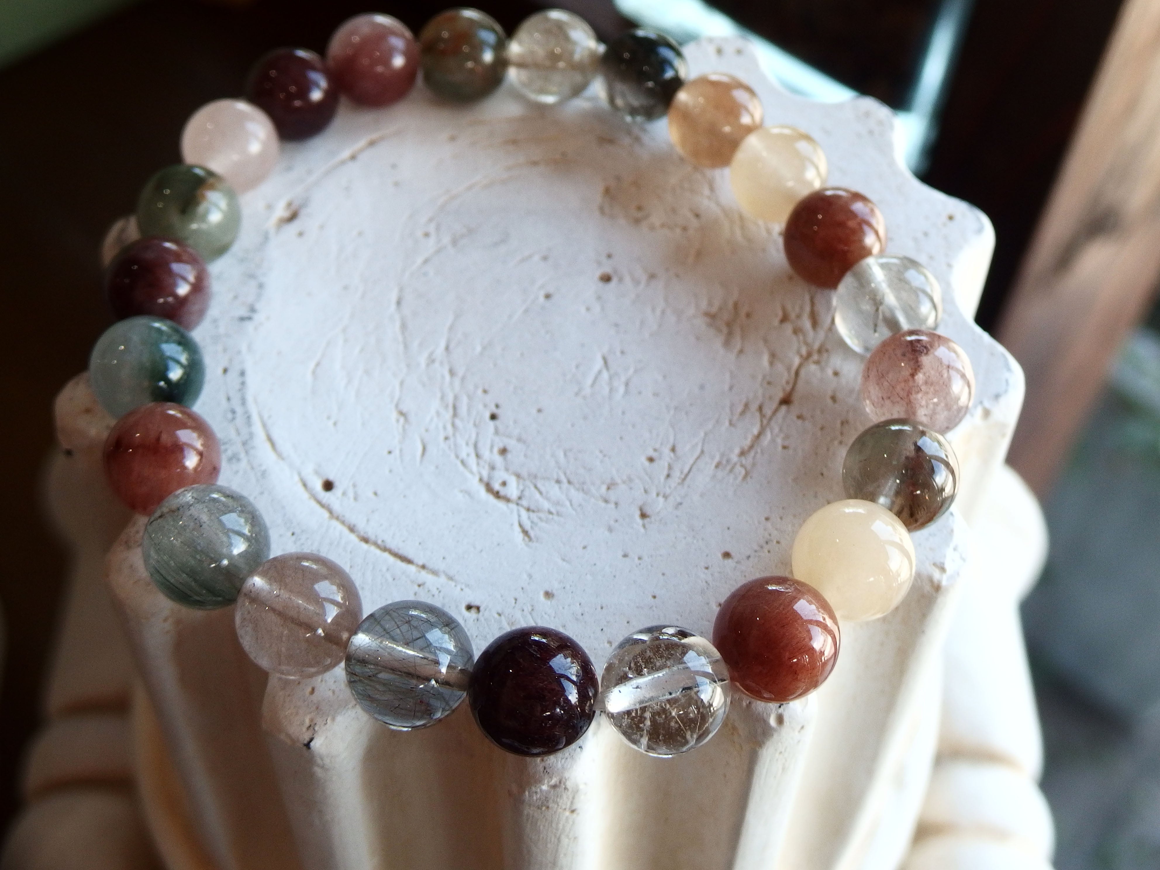 芳醇な秋の香りがしそうなミックスルチルクォーツ | Gems〜ジェムズ〜