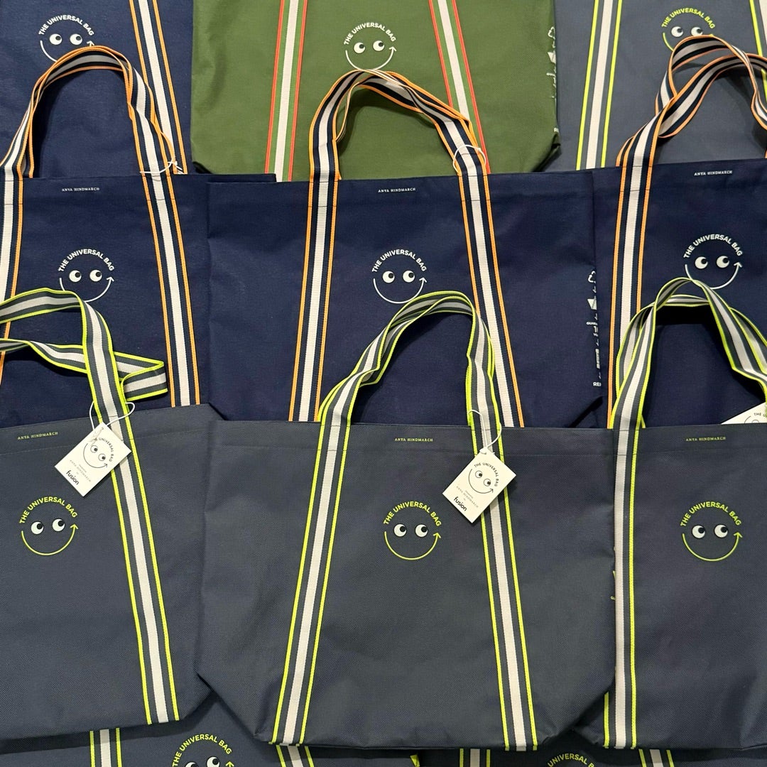 新色登場！香港限定Anya Hindmarchのエコバッグ人気の3色を比べてみた