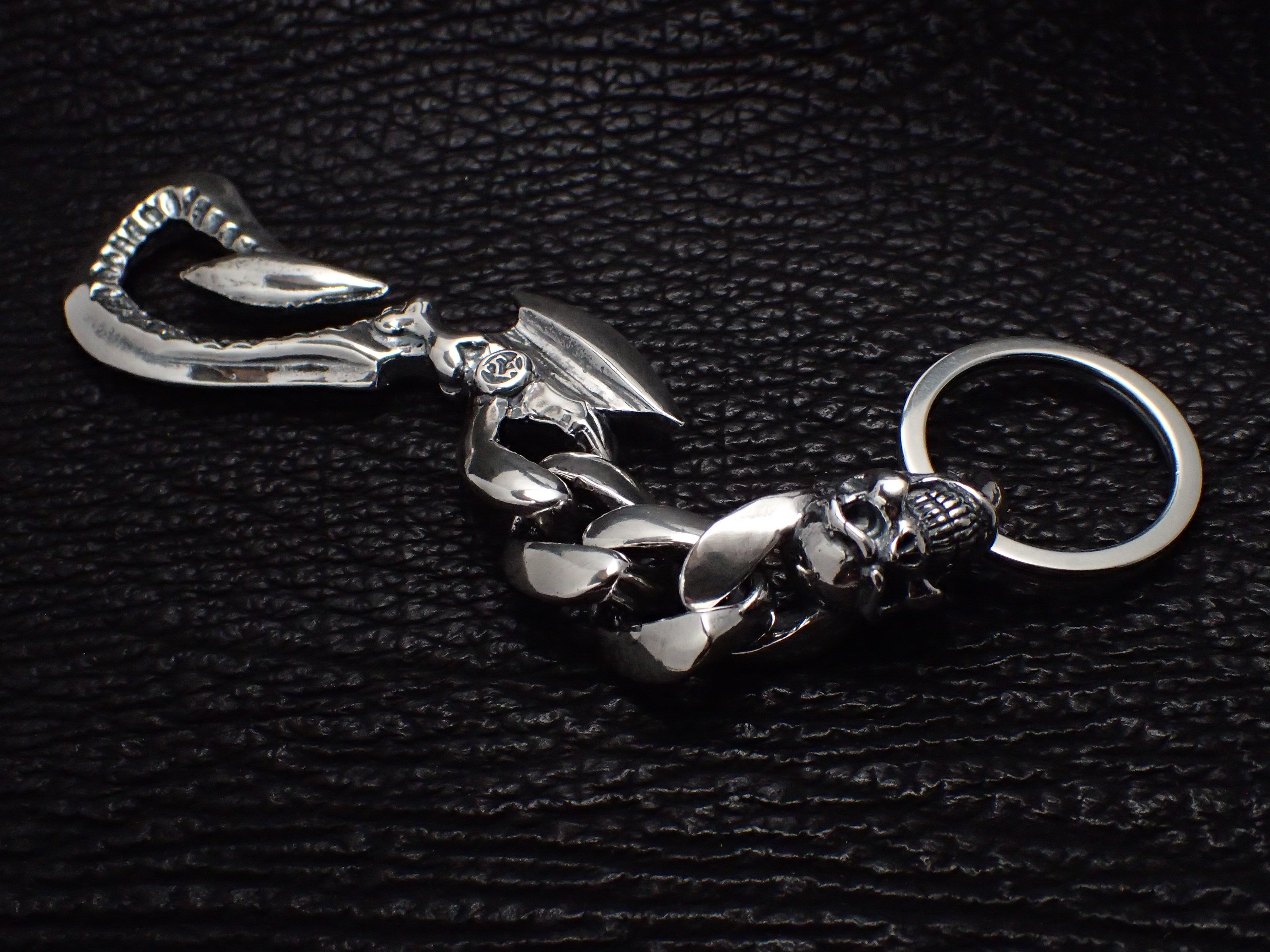 トラヴィスワーカー/キューバンフックキーチェーンw/スカル