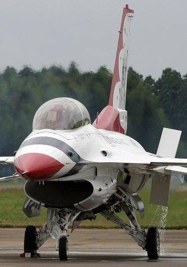 2004年 百里基地航空祭 その3 サンダーバーズの帰投準備とエアロック