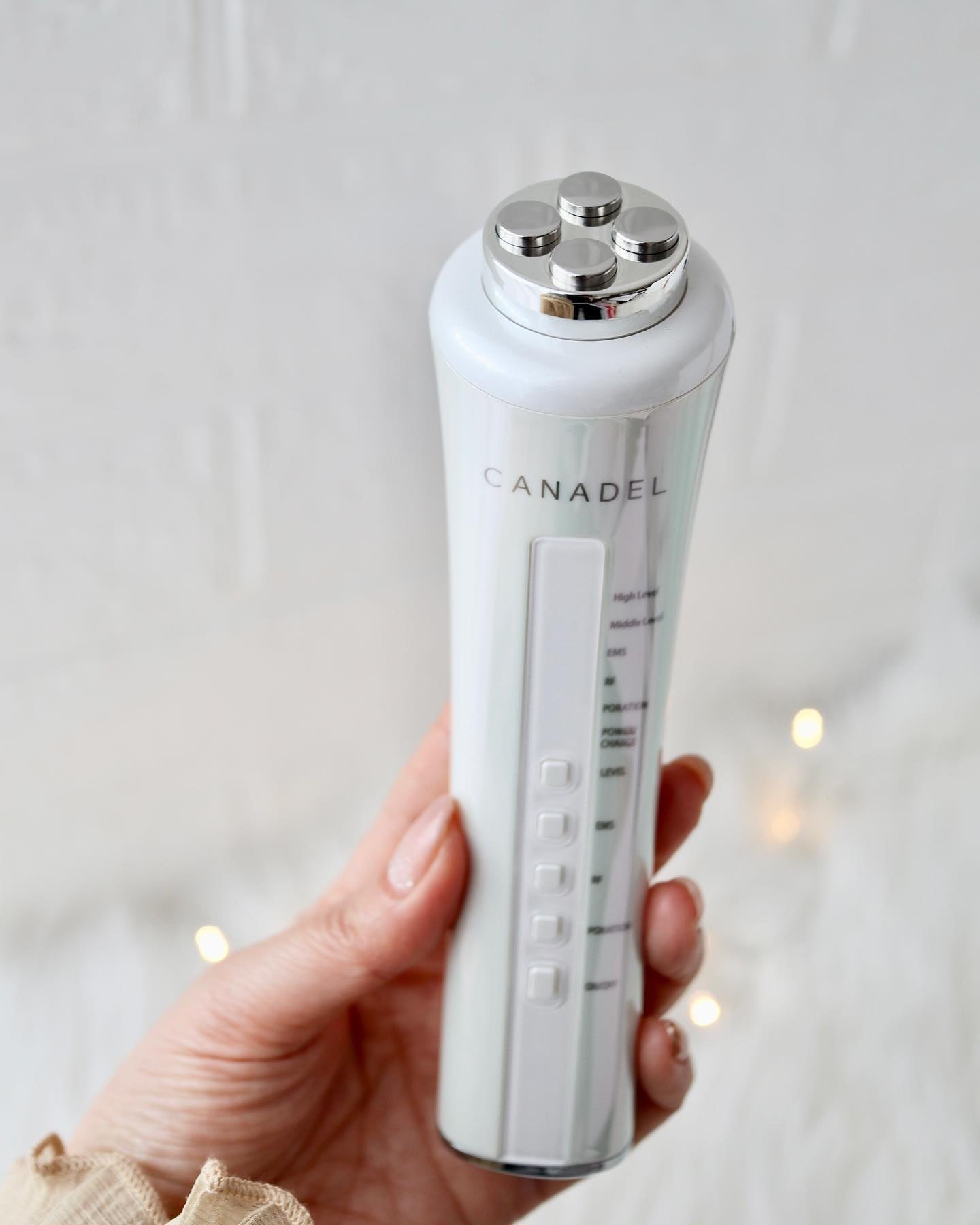 カナデル ビューティートレーナーとカナデル プレミアリフトを頂きまし