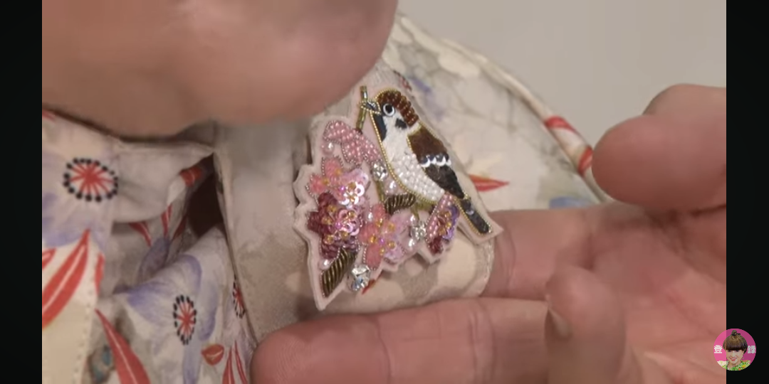 ♪黒柳徹子さん田川啓二さん作の雀さくらブローチな件… | sachiyoのブログ