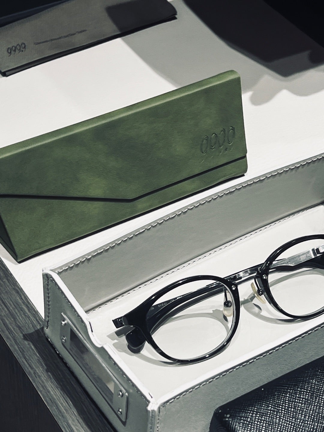 999.9（フォーナインズ）のお洒落な眼鏡ケース | 夫婦で作る「スイーツ