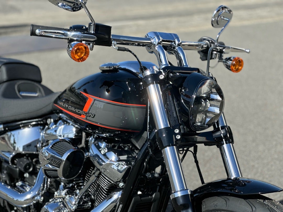 2024 新車 ブレイクアウト（FXBR） ビビッドブラック | ハーレー