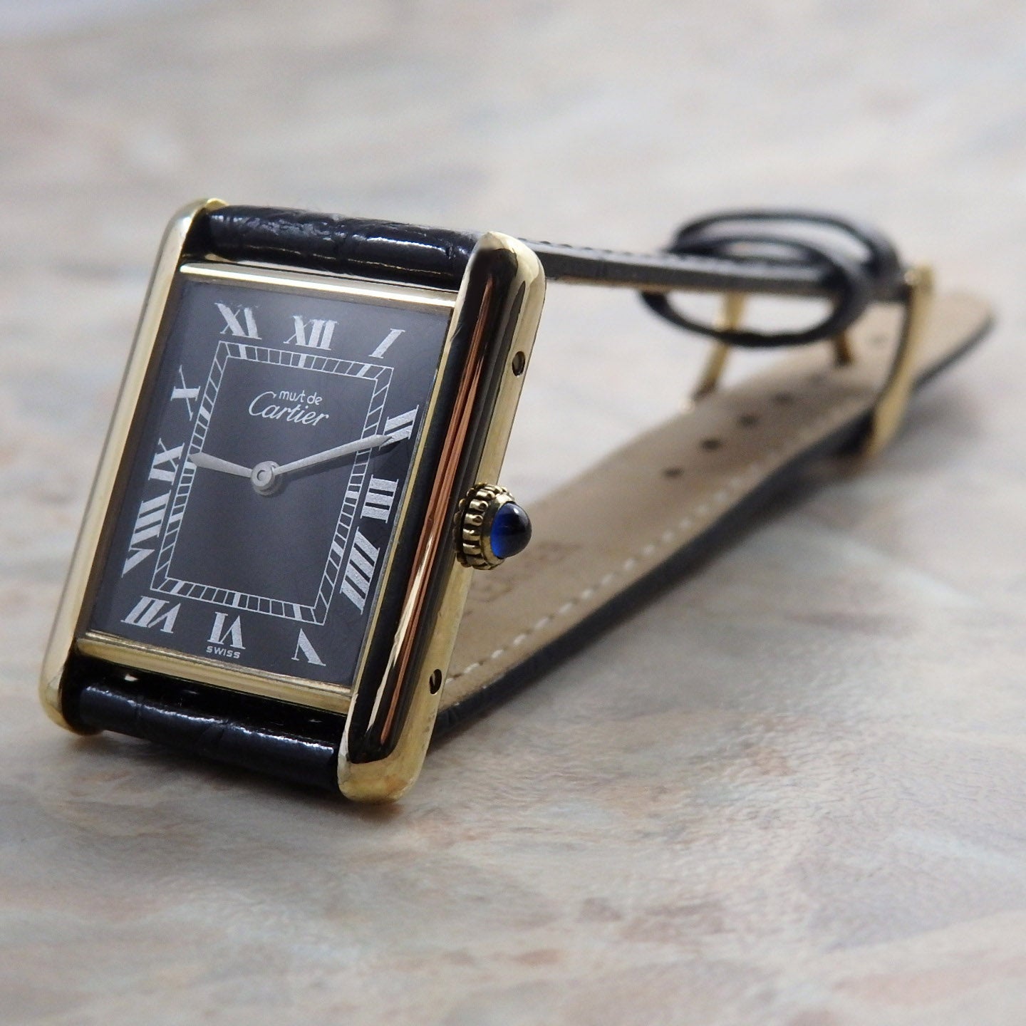 カルティエ マストタンク LM ブラック ローマ ダイヤル 黒文字盤 手