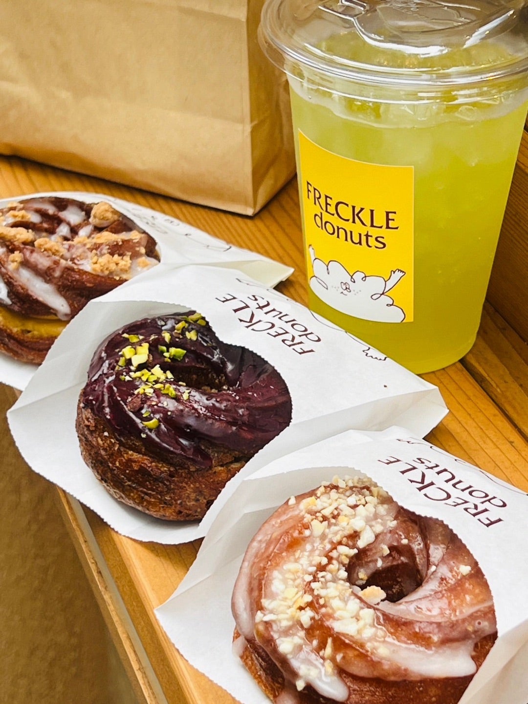 代々木公園】フレンチクルーラー専門店「FRECKLE donuts」のドーナツ3