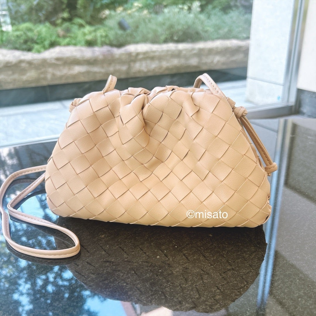 ボッテガそっくりな見た目が人気の編み込みショルダーバッグ3選 | ハイ