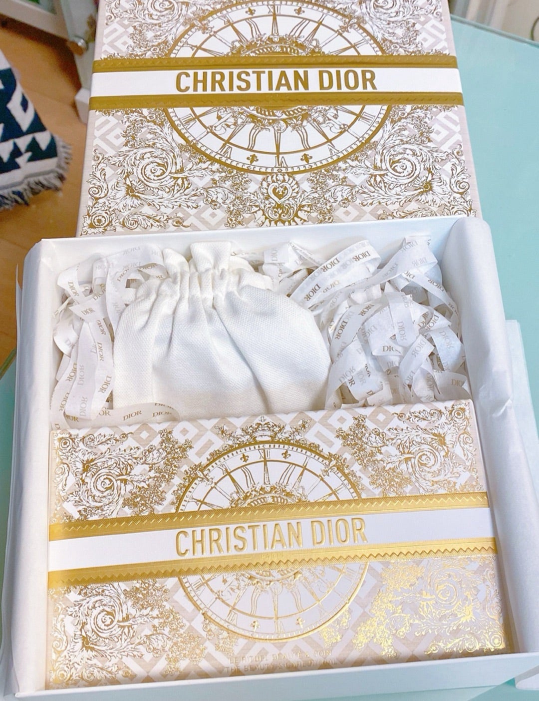 Diorホリデーギフト、ホリデーらしいギフトボックスが素敵 | インコ