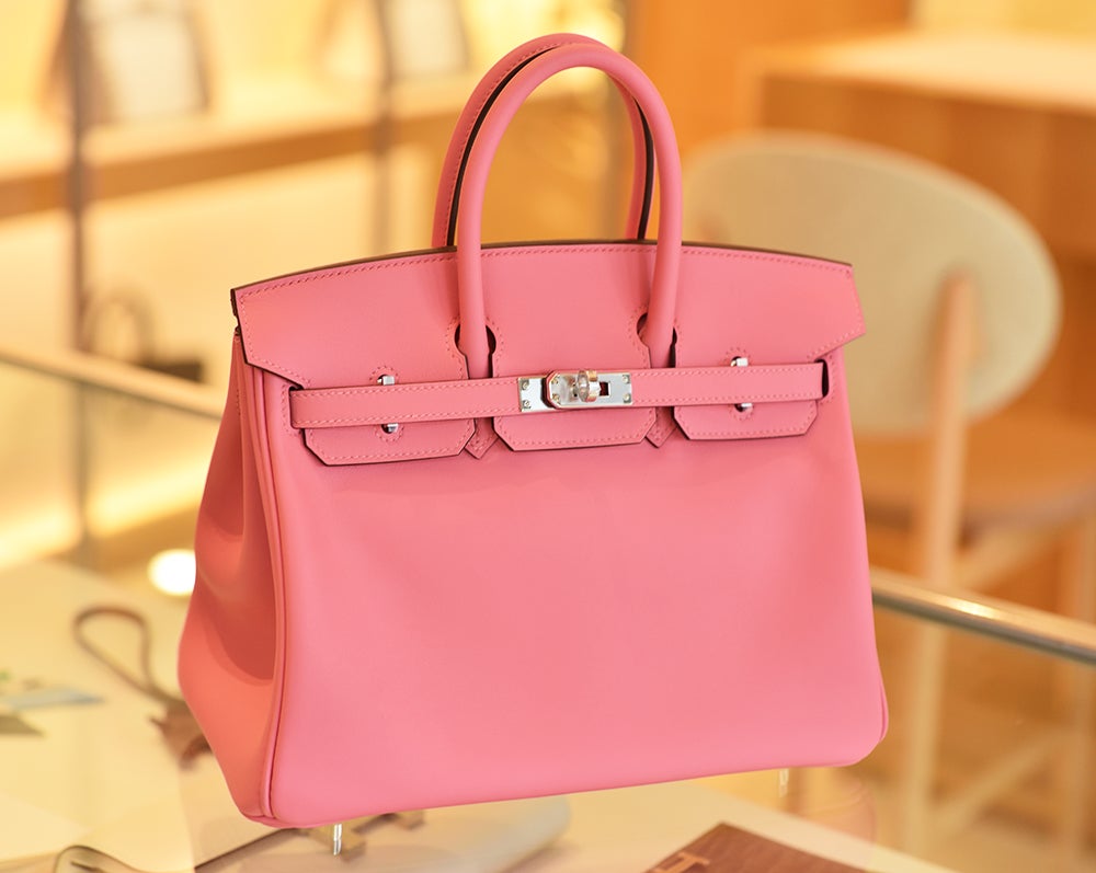 アザレアの花のように甘やかなピンク 