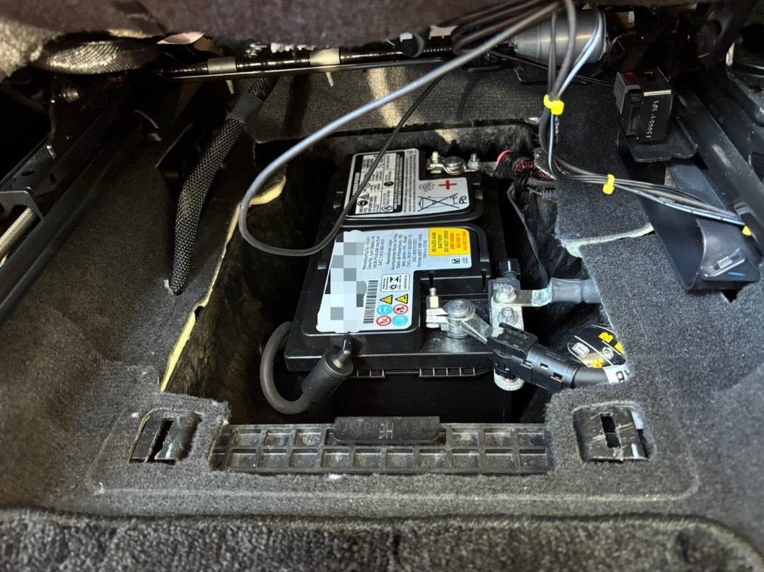 グランドチェロキーWL バッテリー交換 | SENSスタッフブログ！！