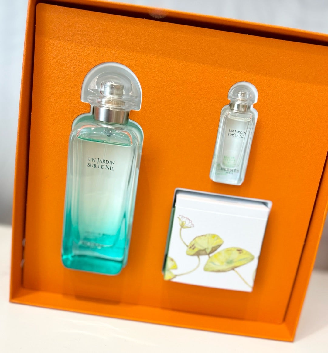 11月1日発売】HERMESクリスマスコフレ、限定リップ他2点 | 暮らしと