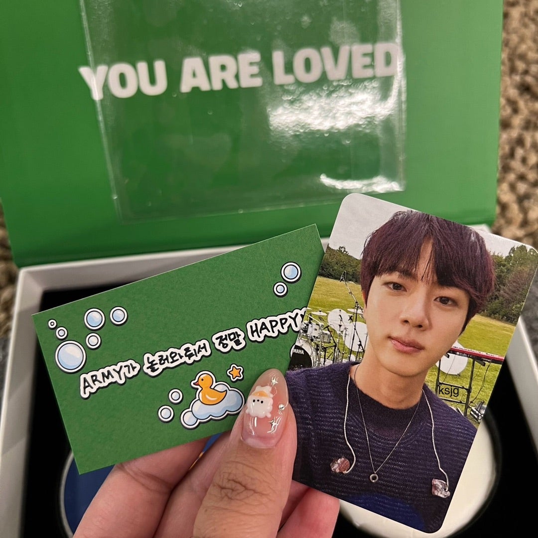 ジン ソウル Happy ポップアップ ARMY DAY ギフト | ♪雨に唄えば ♪