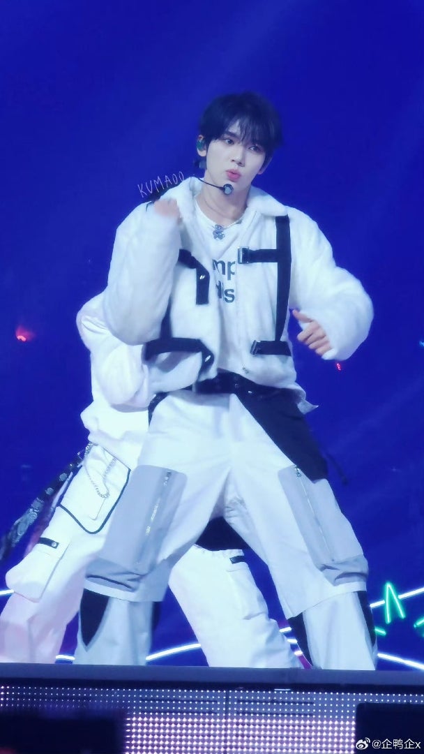 12/25 ZEROBASEONE ハンユジン SBS歌謡大祭典 画像 | みいのブログ