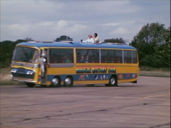 映画「マジカル・ミステリー・ツアー」～マジカル・ミステリー・バスに