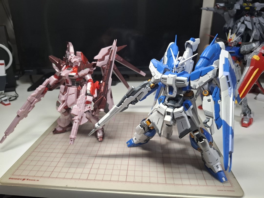 バンダイ HG ハイニューガンダムヴレイブアメイジングver.紅の彗星