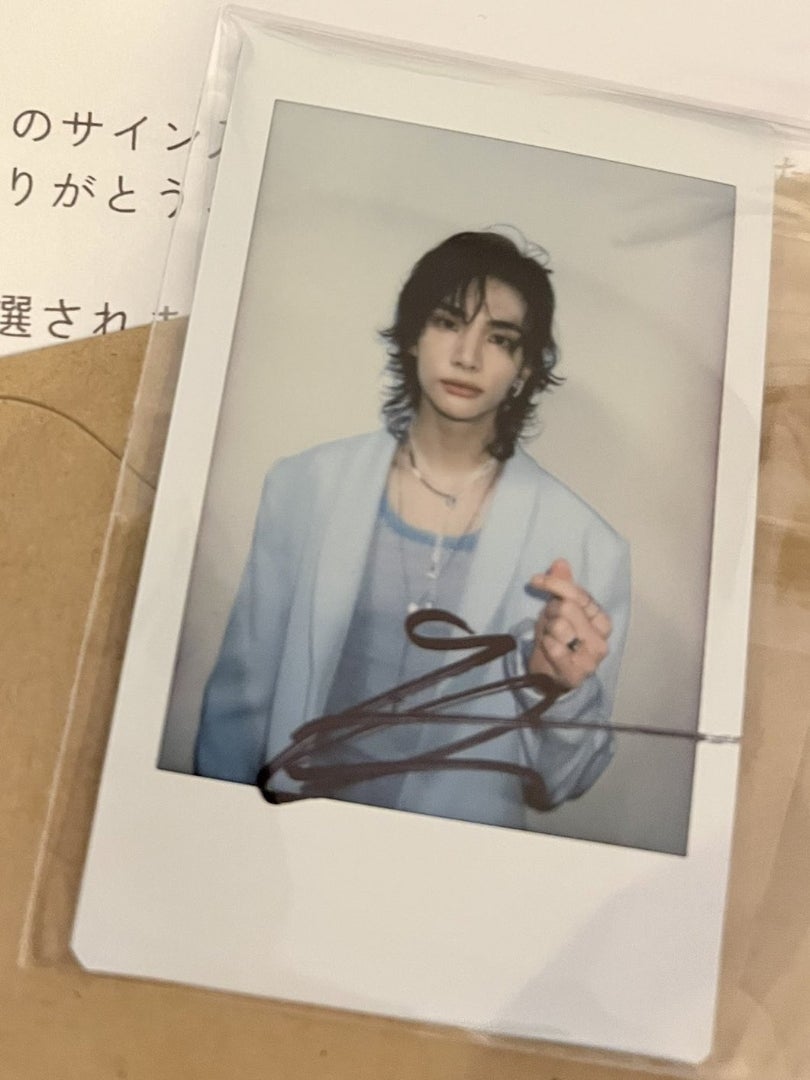 スキズ＊サイン入りチェキ…当選写真❣️こんなんあったんやー | スキズ