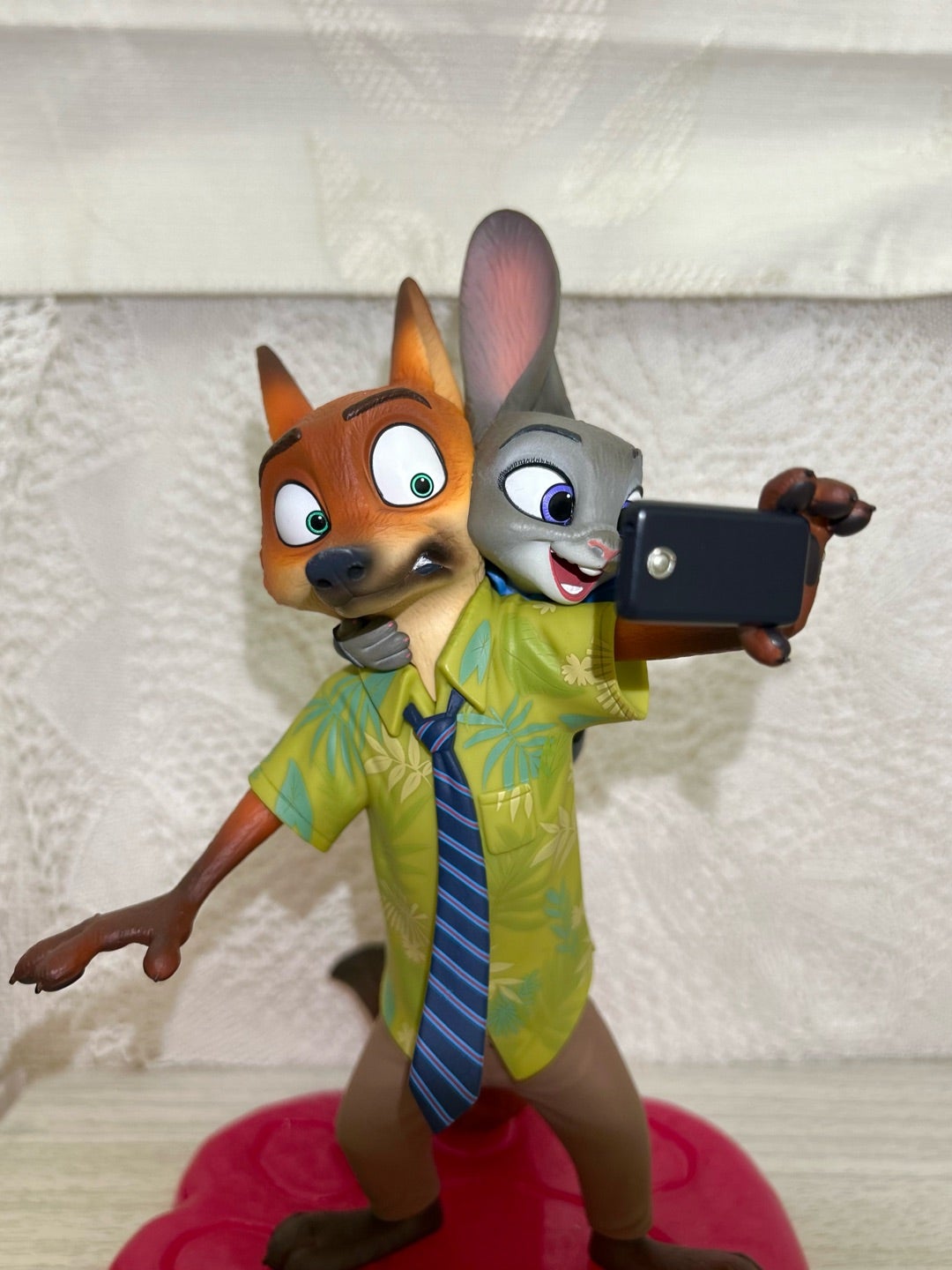 ニックとジュディの自撮りフィギュアが可愛すぎた件。 | ディズニー