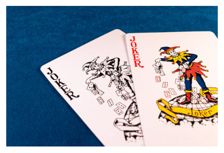雑学 ] トランプにジョーカーが2枚入っているのはなぜ？ | 執爺の記憶帳