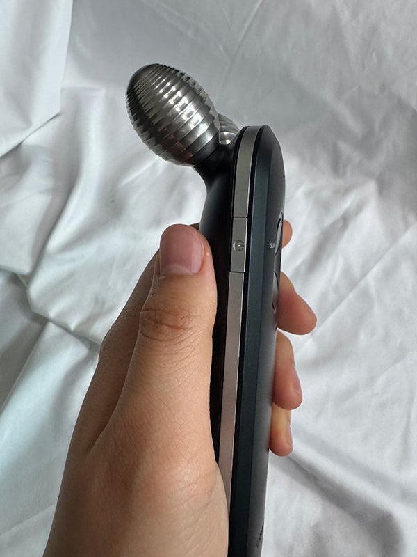 EMS＆ガルバニック対応！コスパ最強の美顔器「オドロイ チタニウム