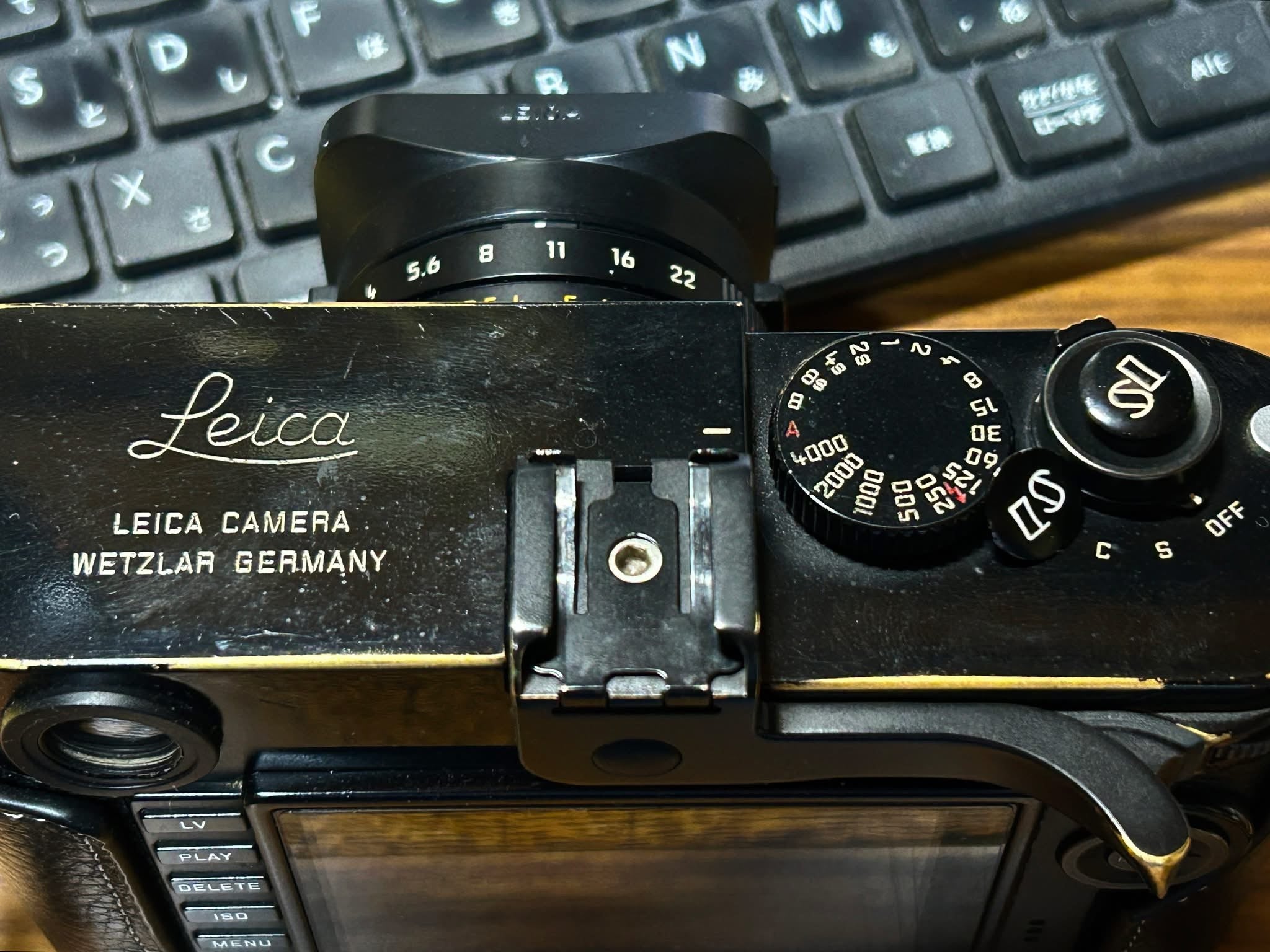 SLとLSのシャッターボタン | クラシックカーとライカと鉄道模型の日々