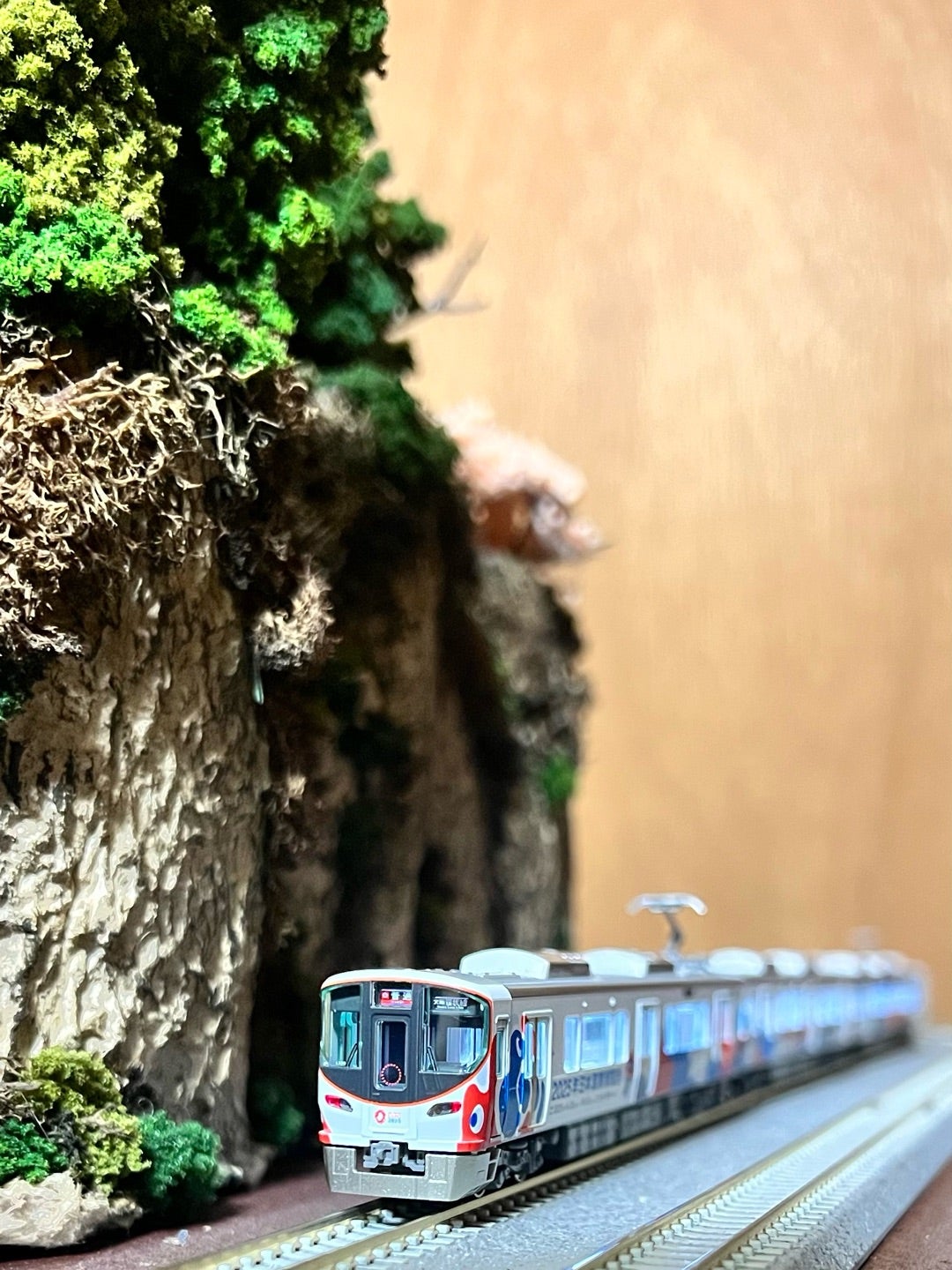 KATO 10-1990“323系大阪・関西万博ラッピング列車”入線。〜その3