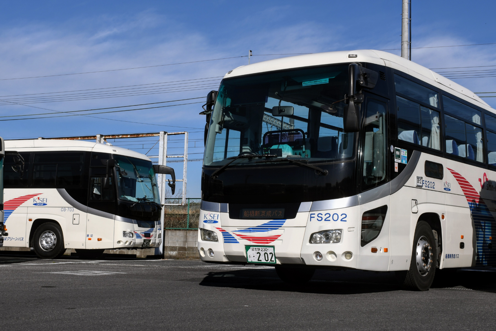 新・グループCIカラーを求めて-7【いすゞガーラ】 | 干潟の駐車場