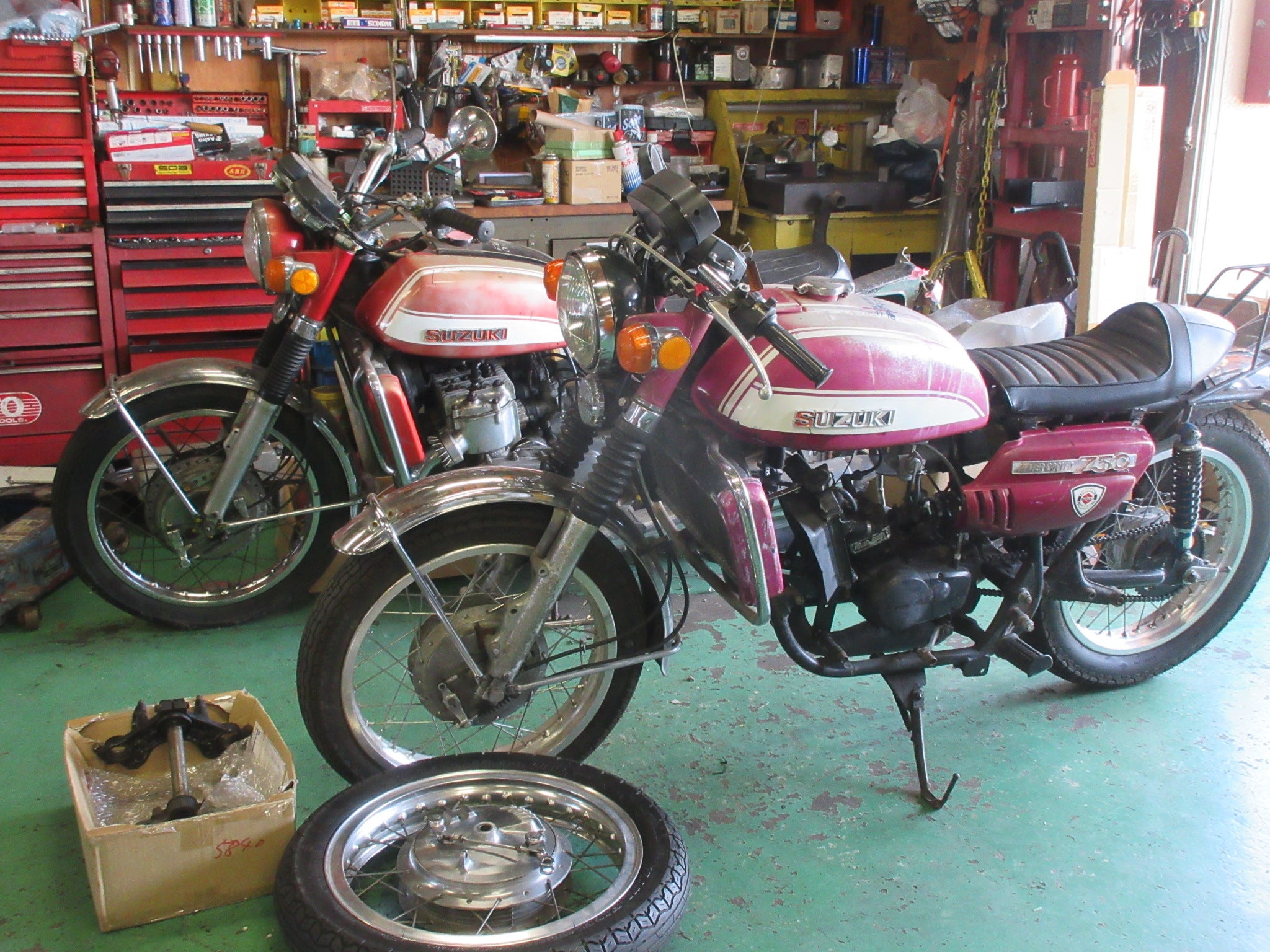 GT750の書無しフレームでカスタム車製作！ 31 Fブレーキ② | レストア